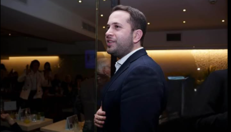 Τεράστια μείωση του κενού ΦΠΑ στην Ελλάδα – Σημαντικά έσοδα και νέα μέτρα στήριξης πολιτών